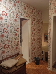 Photo de galerie - Pose papier peint à raccord 