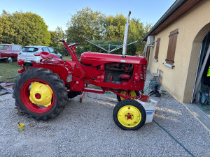 Photo de galerie - Une rénovation complète d’un tracteur Pony de 1956