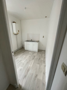 Photo de galerie - Mise en peinture + pose de sols. 