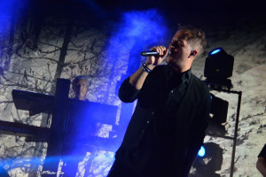 Photo de galerie - Chanteur pour vos événements publics et privés.