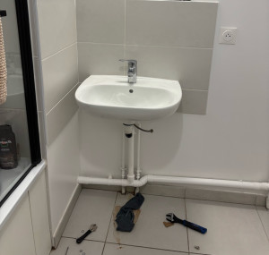 Photo de galerie - Pose de lavabo avec meuble 