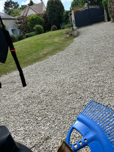 Photo de galerie - Désherbages allé gravier 
