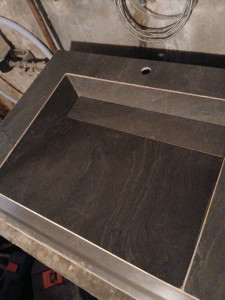 Photo de galerie - Création de vasque sur mesure selon vos souhaits. Design moderne, finitions soignées et travail de qualité professionnelle.