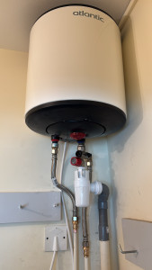 Photo de galerie - Remplacement ballon d’eau chaude + modification arrivée d’eau