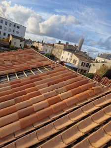 Photo de galerie - Pose tuiles canalaverou terre de Charente 
