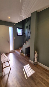 Photo de galerie - Réalisation peinture de mur en vert kaki 