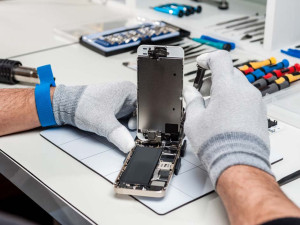 Photo de galerie - Changement batterie iPhone 