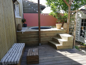 Photo de galerie - Fabrication d'une structure pour jacuzzi 