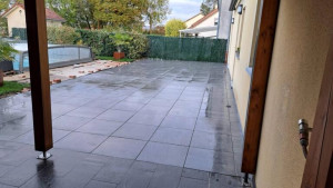 Photo de galerie - Pose de dalles réalisée par mes soins.