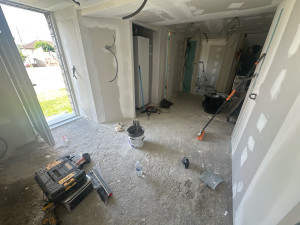 Photo de galerie - Avant ponçage + peintures 