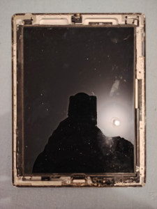 Photo de galerie - Démontage dun écran d'une tablette apple