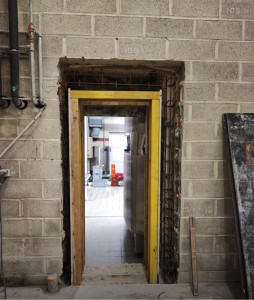 Photo de galerie - Ouverture d’une porte  avant 