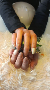 Photo de galerie - Nude nails