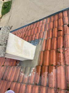 Photo de galerie - Pose d’un solin d’étanchéité 