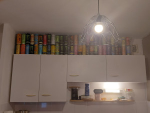 Photo de galerie - Voici un meuble que j'ai monté et suspendu au mur pour un client qui était tres satisfait!