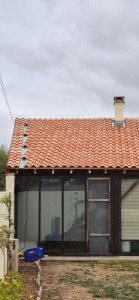 Photo de galerie - Sud-Ouest Couverture vous accompagne dans vos projets de rénovation complète de toiture en Charente (16) : couverture, charpente et zinguerie. Bénéficiez d'un devis gratuit, d'un déplacement gratuit et d'une assurance décennale adaptée aux travaux réalisé