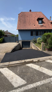 Photo de galerie - Cour en enrobé