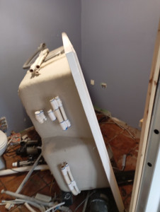 Photo de galerie - Démontage et évacuation de jaccuzi 