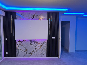 Photo de galerie - Mur TV design avec éclairage LED