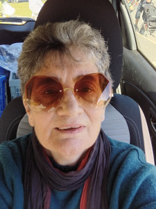 Photo de galerie - Odile dans sa voiture