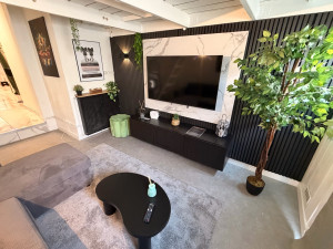 Photo de galerie - Tout ce que vous considérez comme de la décoration embellit votre salon ! Dites-nous simplement ce que vous souhaitez et nous le réaliserons avec la meilleure qualité.
