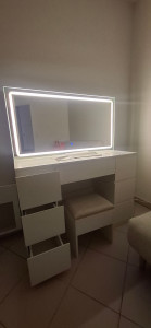 Photo de galerie - Montage d'une coiffeuse LED - AMAZON