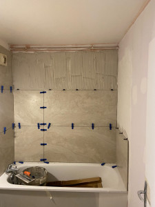 Photo de galerie - Commencement de la salle de bain 