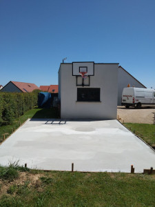 Photo de galerie - Réalisation d'un réagréage de sol fibré extérieur. Après 