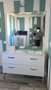 Photo de galerie - Pose meuble double vasque avec miroir 