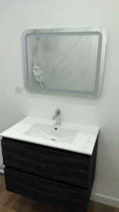 Photo de galerie - 
meuble vasque suspendu + miroir 
