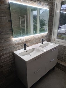 Photo de galerie - Pose double vasque et miroir tactile (orvau Nantes)
