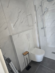 Photo de galerie - Professionnelle de l'entretien et du nettoyage, je propose mes services pour vous simplifier le quotidien et vous offrir un intérieur propre, sain et accueillant.

