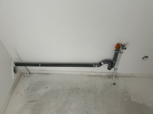 Photo de galerie - Alimentation et vidange de la machine à laver