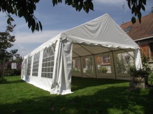 Photo de galerie - Tente de réception / Barnum / Chapiteau (usage domestique)