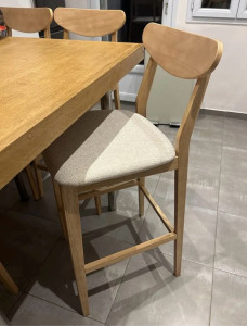 Photo de galerie - Montage de plusieurs chaises hautes