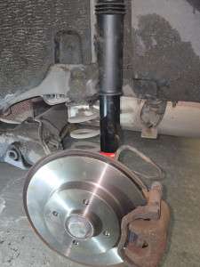 Photo de galerie - Remplacement ammortisseurs arrière et disques plaquettes arrière Peugeot 3008