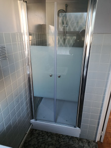 Photo de galerie - Remplacement receveur de douche et porte