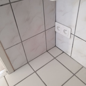 Photo de galerie - Mise en normes NFC 15-100 Installation et création de prise en salle de bain. Une reprise en respectant les distances et volume 2 ! 