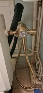 Photo de galerie - Installation d'une douchette de toilette 