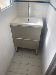 Photo de galerie - Pose de meuble vasque et de robinetterie 