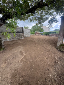 Photo de galerie - 	Travaux d’apport de terre avec réglage et nivellement