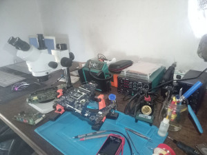 Photo de galerie - Diagnostic, réparation et microsudure 