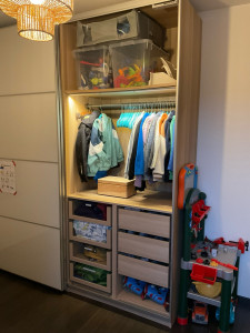 Photo de galerie - Tri et rangement d’une chambre d’enfant (vêtement, jouets, accessoires)