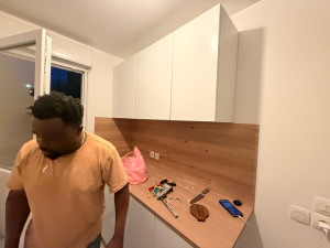 Photo de galerie - Montage d’une cuisine 