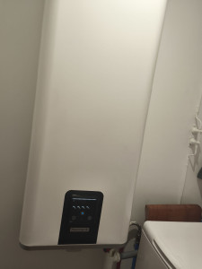 Photo de galerie - Installation de chauffe-eau Thermor 