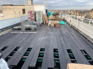 Photo de galerie - Réalisation d’une grande terrasse de 150 m2 à Paris 