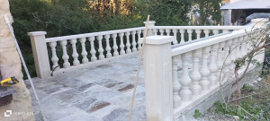 Photo de galerie - Pose de carrelage avec balustres 