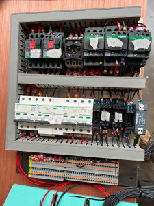 Photo de galerie - Armoire industrielle 