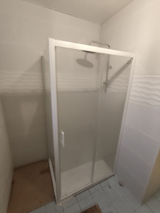 Photo de galerie - Pose bac douche et cabine douche 