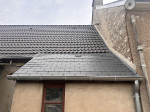 Photo de galerie - Réfection complète de la couverture en tuile et béton ainsi que l'ardoise